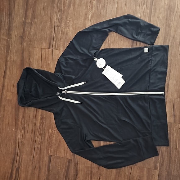 Vuori Tops - NWT Women's Black Heather "Vuori Halo Performance Hoodie 2.0" Full Zip. DaBest!